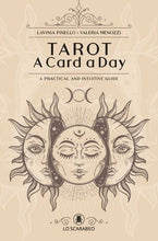 Afbeelding in Gallery-weergave laden, TAROT A Card a Day - BOEK/BOOK