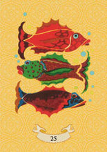 Afbeelding in Gallery-weergave laden, The Golden Nostradamus Oracle - GOLD